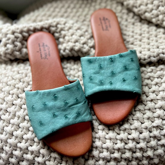 Agave Sky Genuine Ostrich Sandals - Picture 2 of 5
